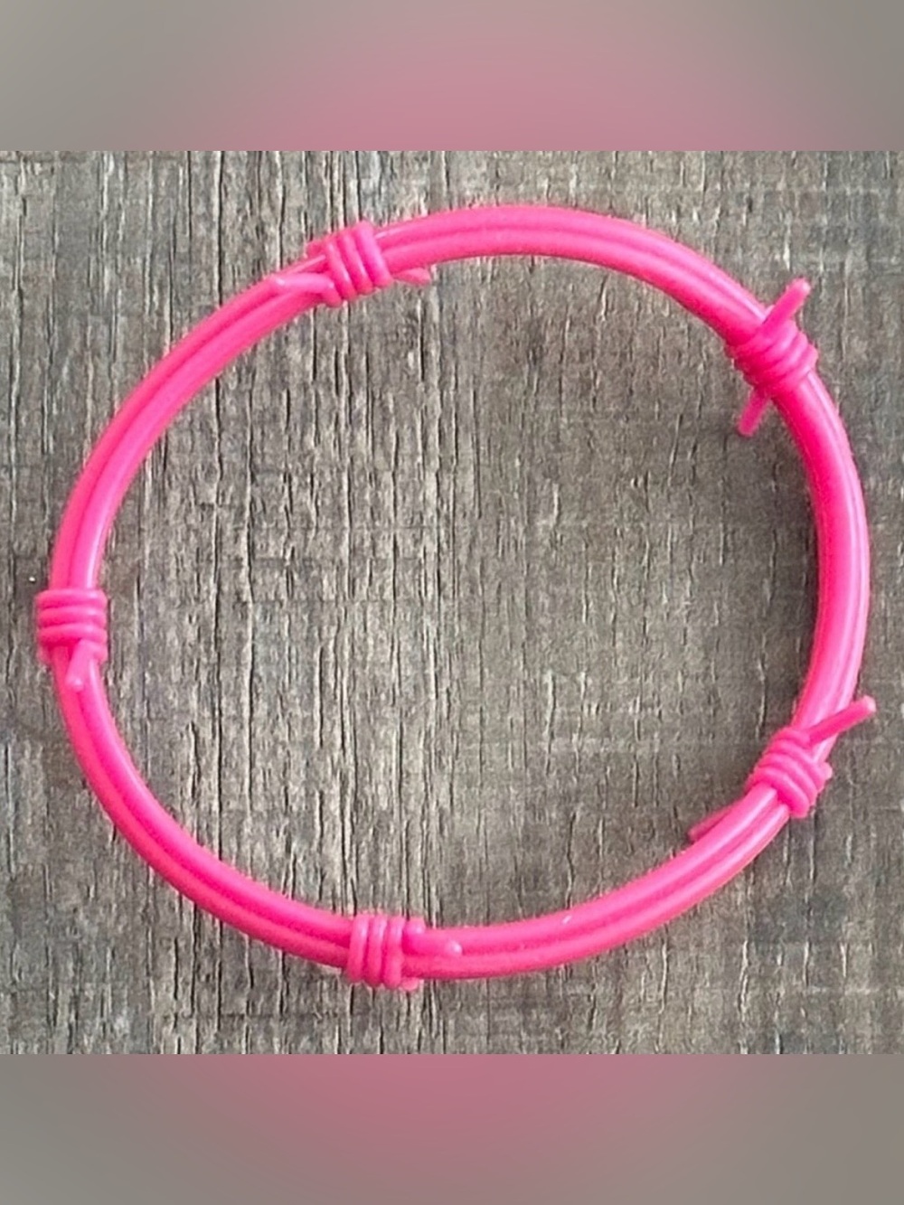 💞 New Pink Soft Plastic Barbed-Wire Style Bracelet